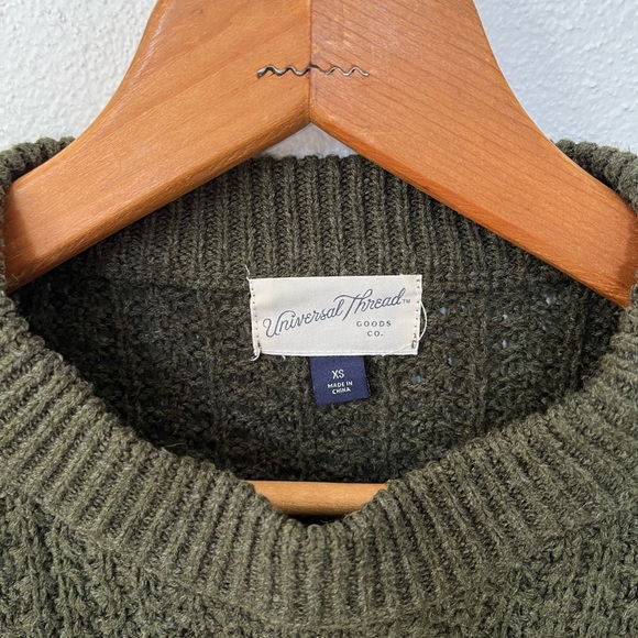 Universal Threads fall sweater - Picture 2 of 2